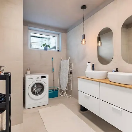 Apartment Sofia - With Parking Pressburg